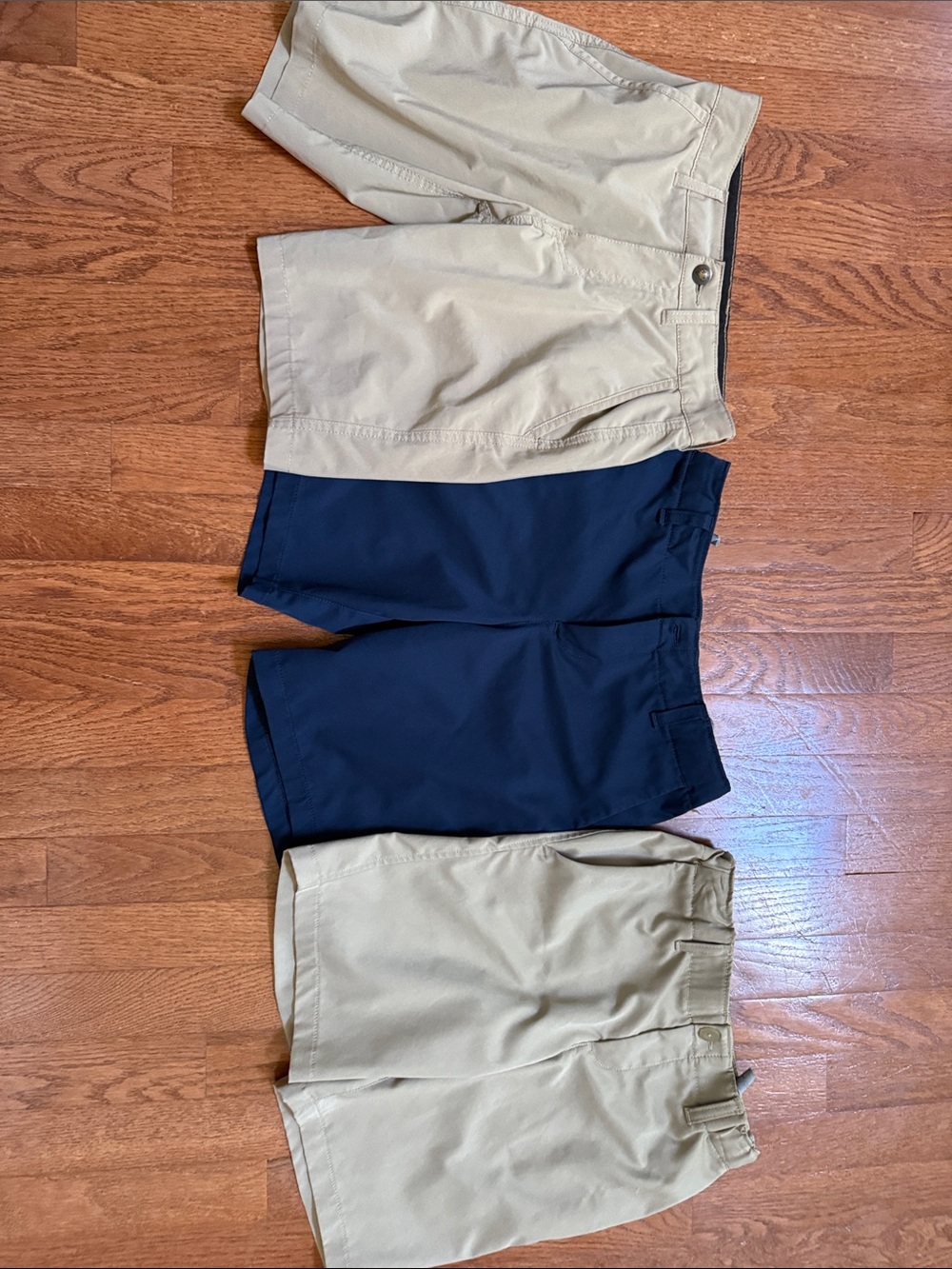 Boys Size 10 Under Armour Shorts in Navy and Khaki - Classic Summer Staple